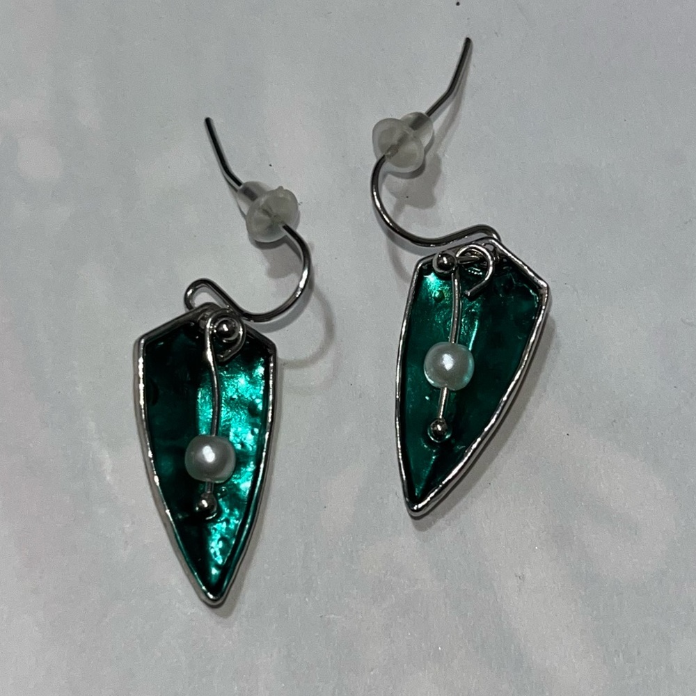 Green leaf earrings